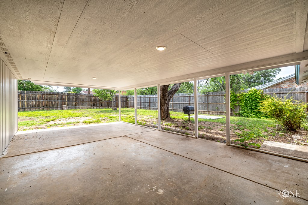1902 College Hills Blvd Property Photo 30