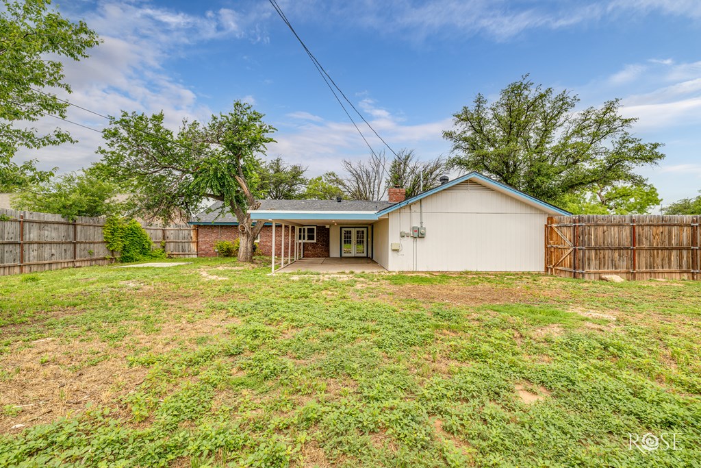 1902 College Hills Blvd Property Photo 33