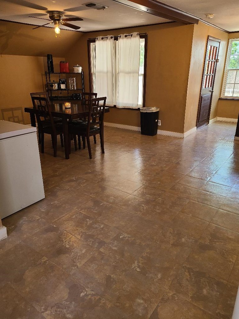 1811 Willow St Property Photo 7