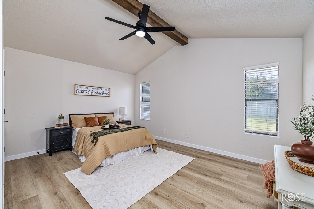 1702 Parkview Dr Property Photo 15
