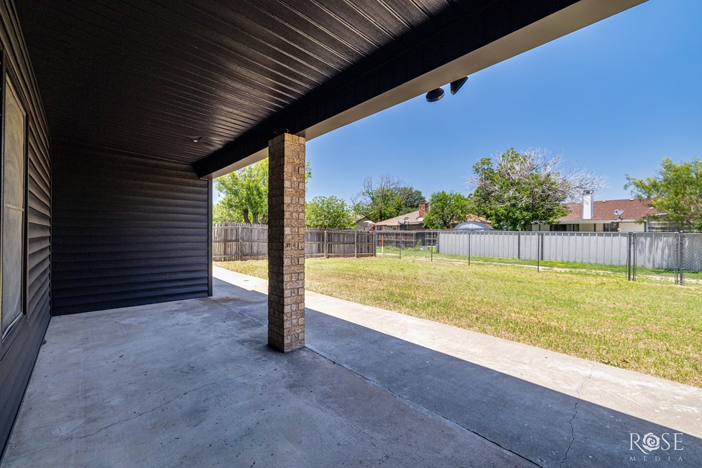 1702 Parkview Dr Property Photo 23