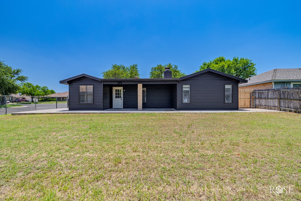 1702 Parkview Dr Property Photo 25