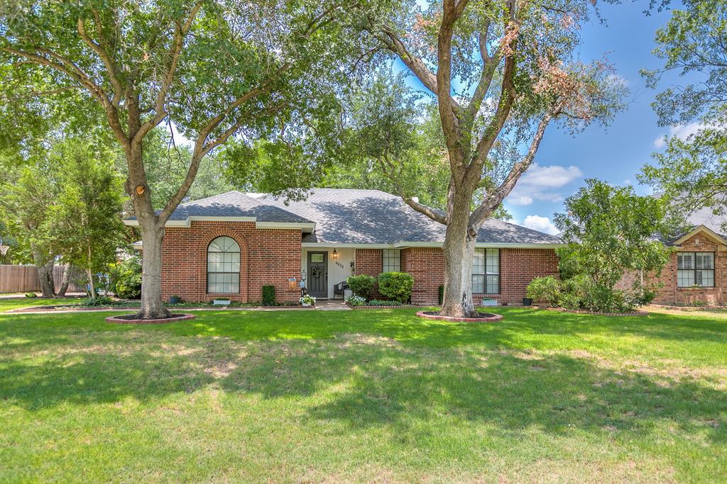6033 Winners Circle Property Photo 1
