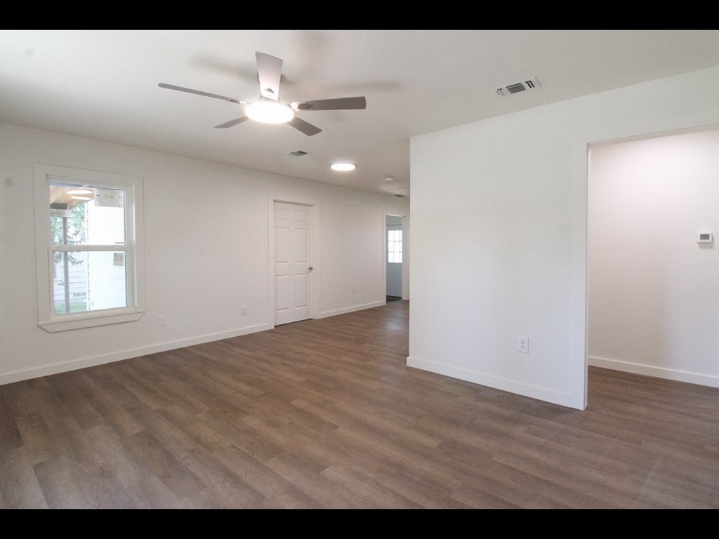 84 Belaire Ave Property Photo 2
