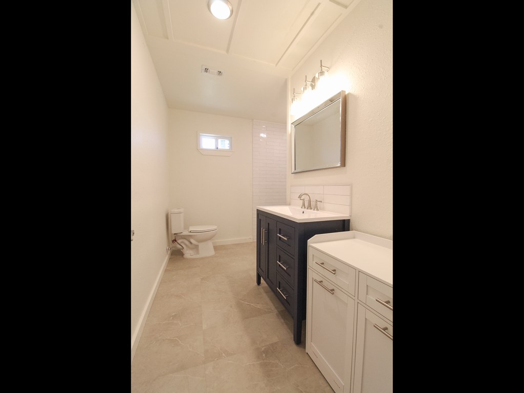84 Belaire Ave Property Photo 8