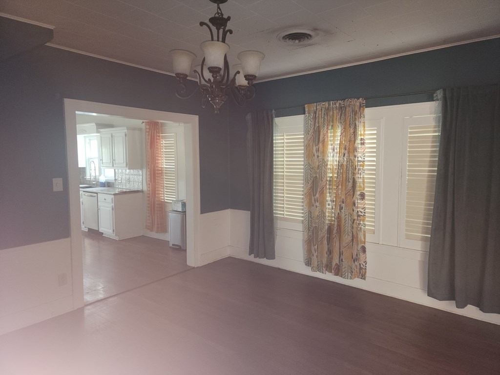 1309 Shafter St Property Photo 10
