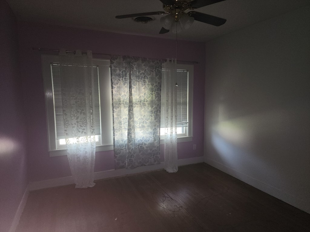 1309 Shafter St Property Photo 11