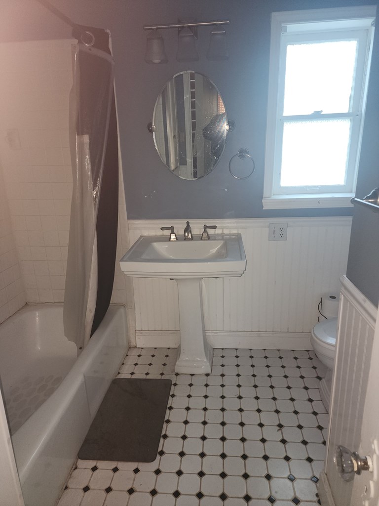 1309 Shafter St Property Photo 13