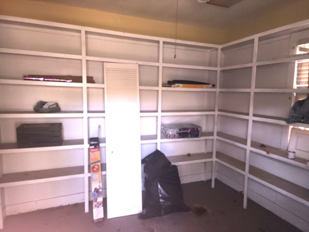 1309 Shafter St Property Photo 23