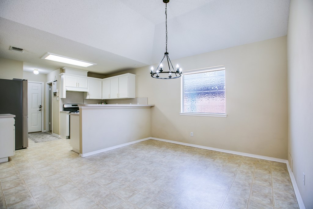 4405 Southland Blvd Property Photo 8