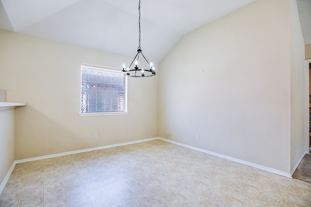 4405 Southland Blvd Property Photo 9