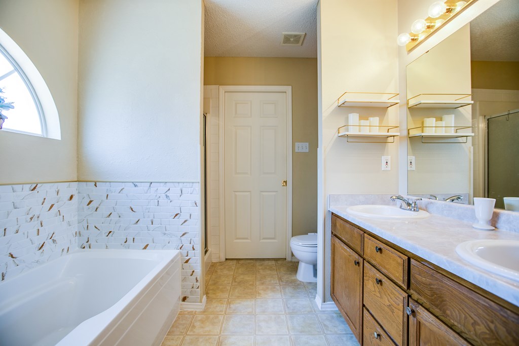 4405 Southland Blvd Property Photo 14
