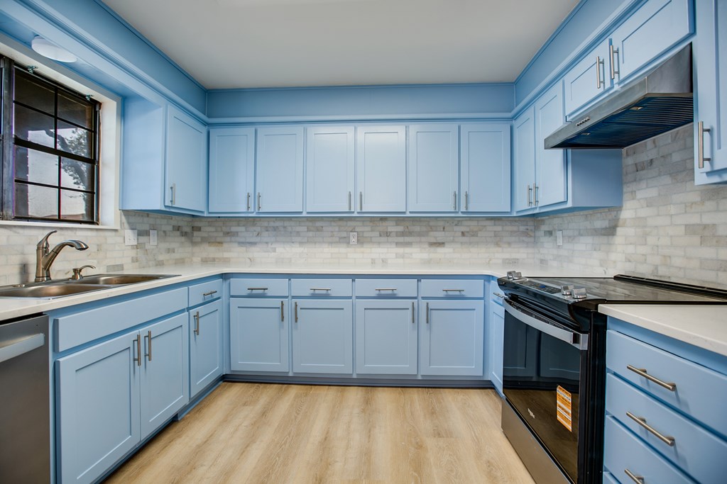 3842 Hillcrest Property Photo 15