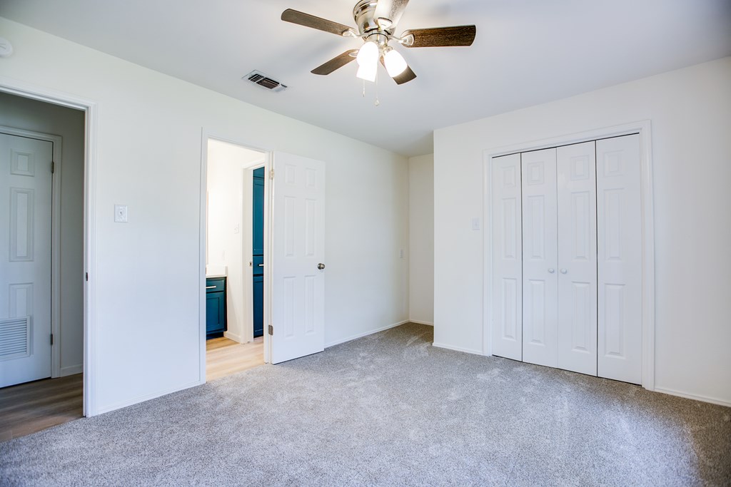 3842 Hillcrest Property Photo 24