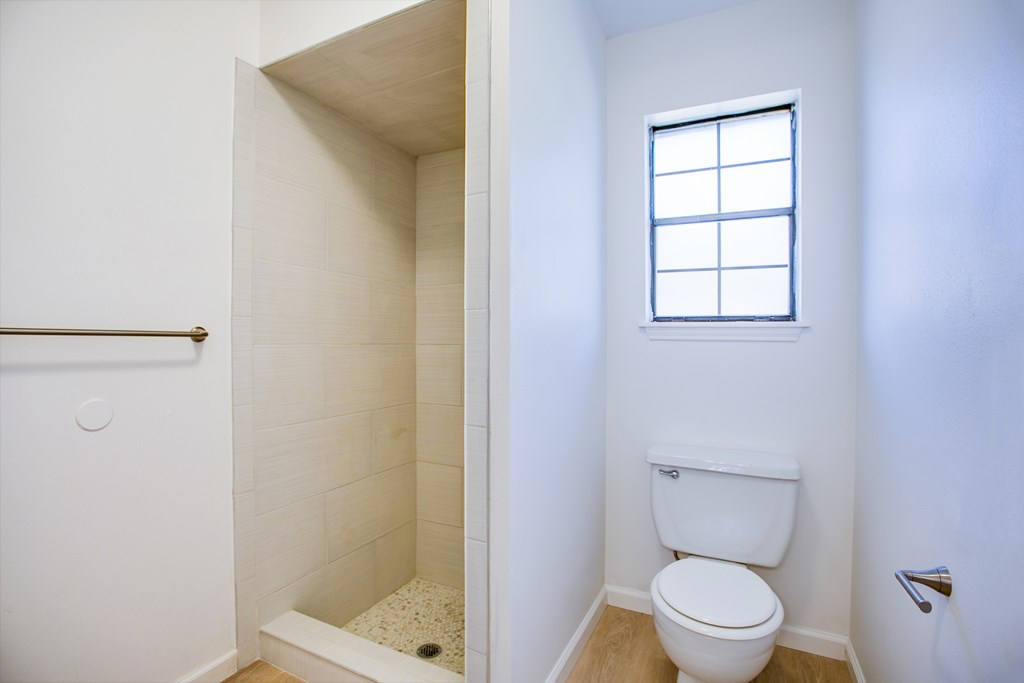 3842 Hillcrest Property Photo 30