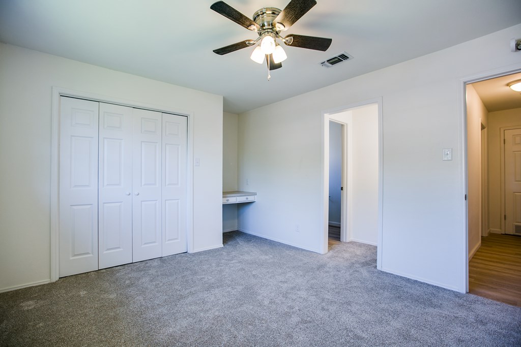 3842 Hillcrest Property Photo 33