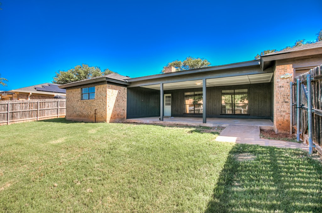 3842 Hillcrest Property Photo 35