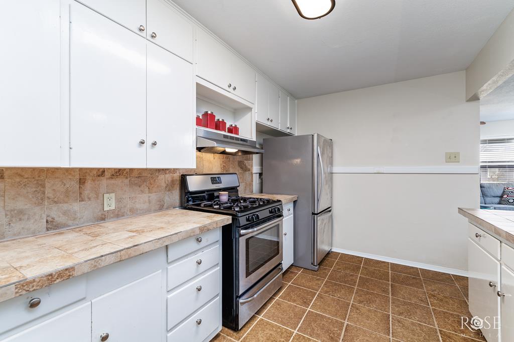 1726 S Park St Property Photo 9