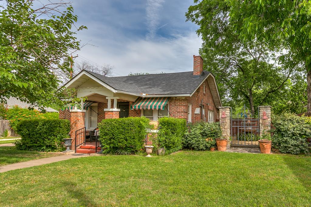 1215 Colorado Ave Property Photo 1