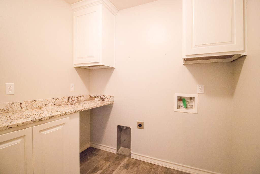 5806 Willeke Drive Property Photo 6