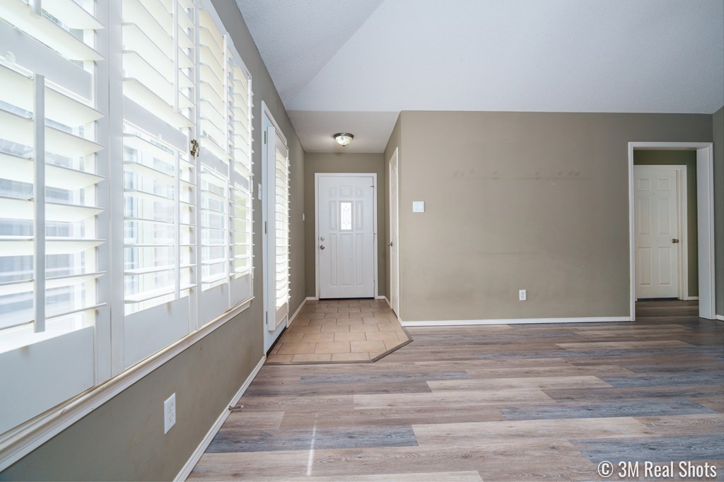 4106 Green Meadow Dr Property Photo 6