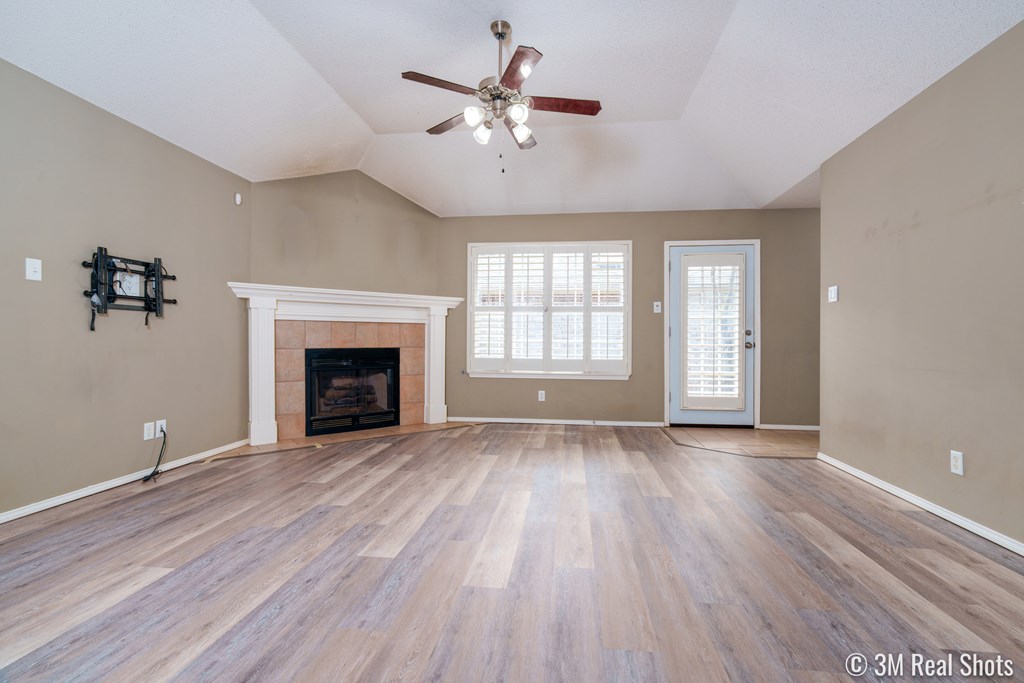4106 Green Meadow Dr Property Photo 8