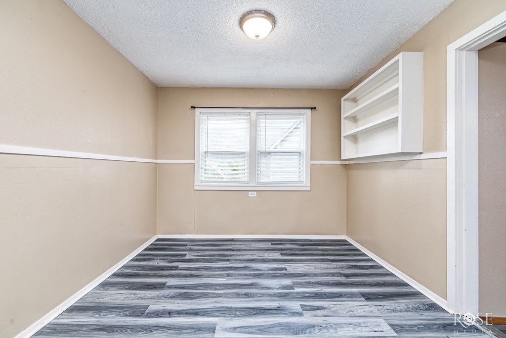 310 N Van Buren St Property Photo 6