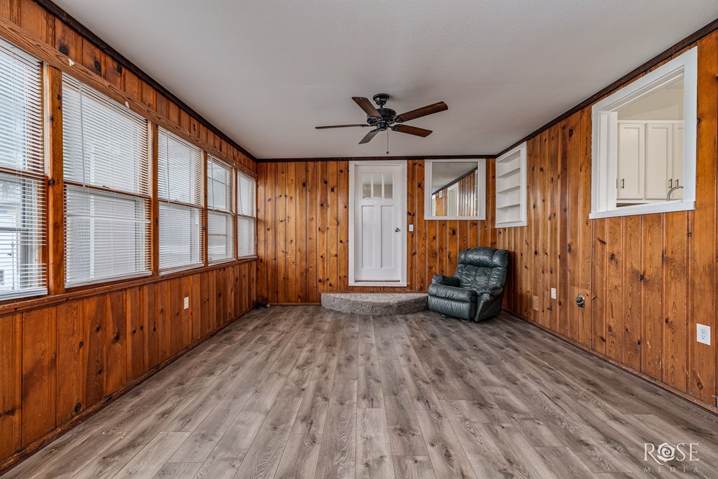 310 N Van Buren St Property Photo 8