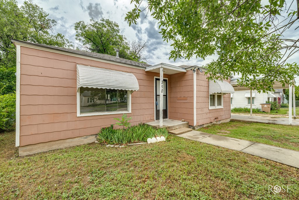 310 N Van Buren St Property Photo 12