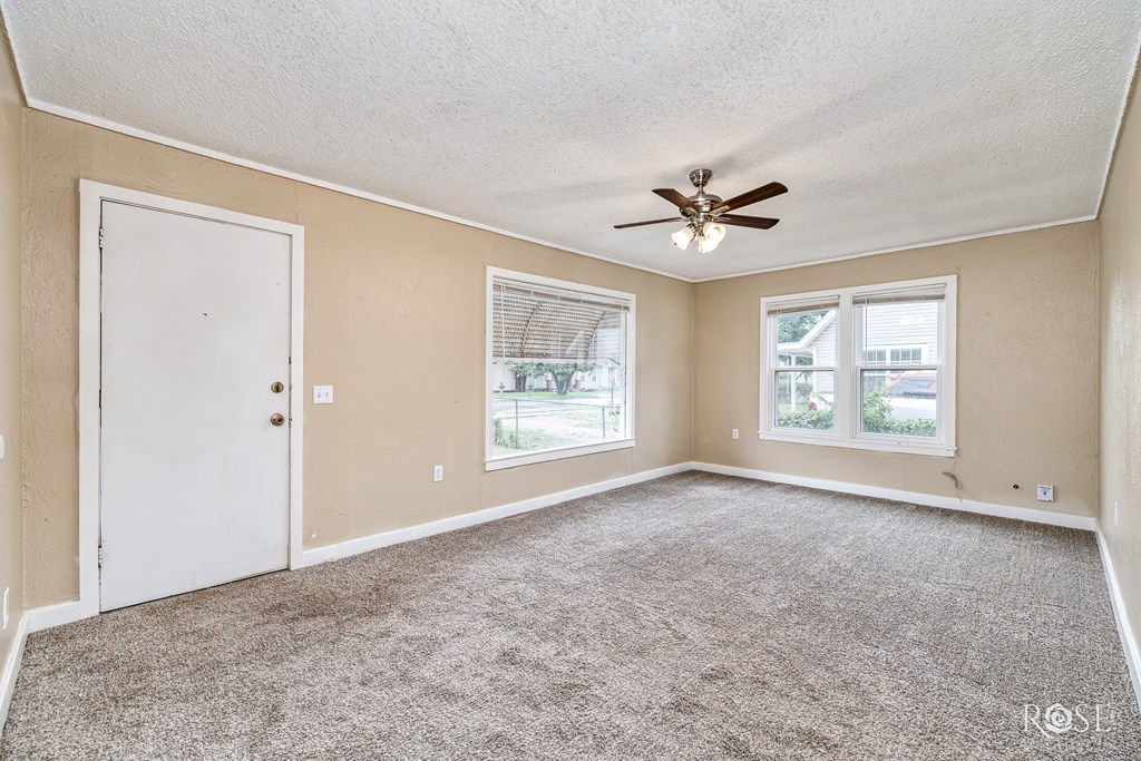 310 N Van Buren St Property Photo 15