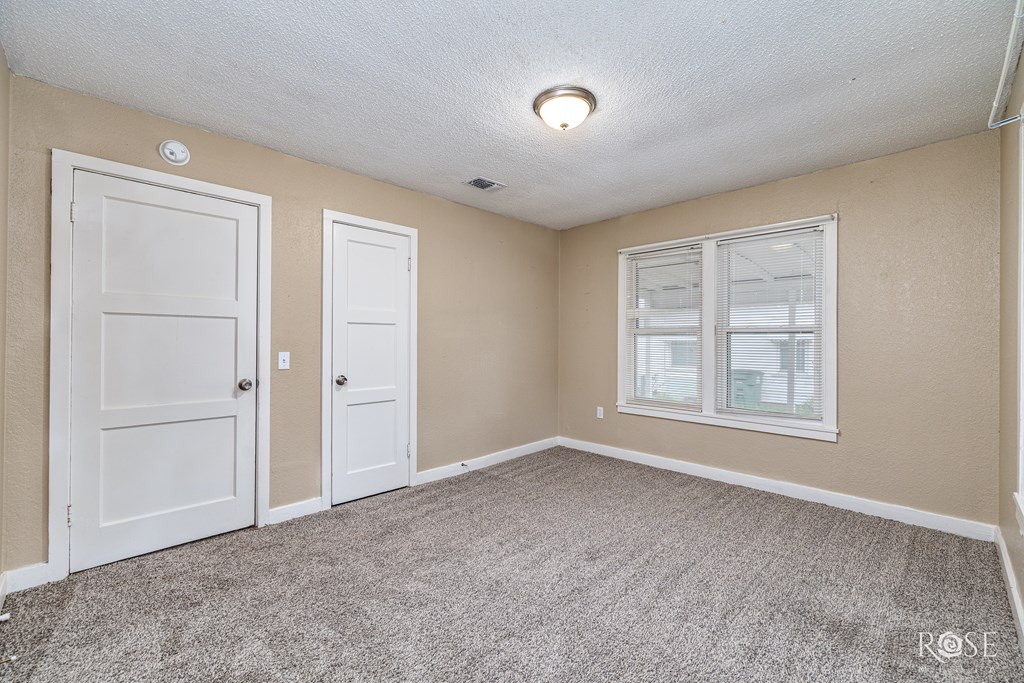 310 N Van Buren St Property Photo 21