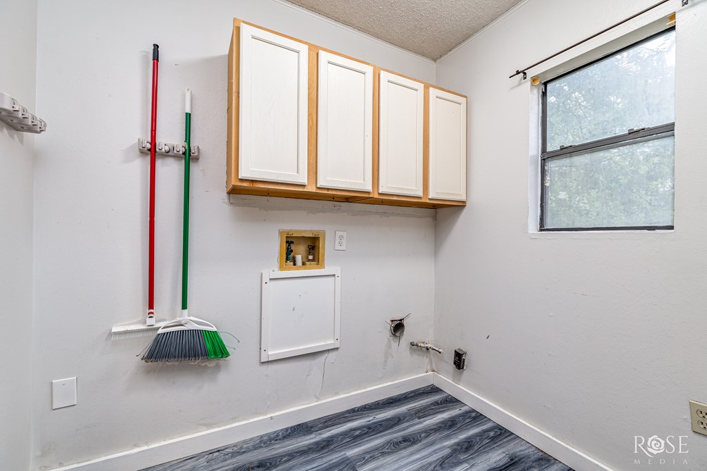 310 N Van Buren St Property Photo 24