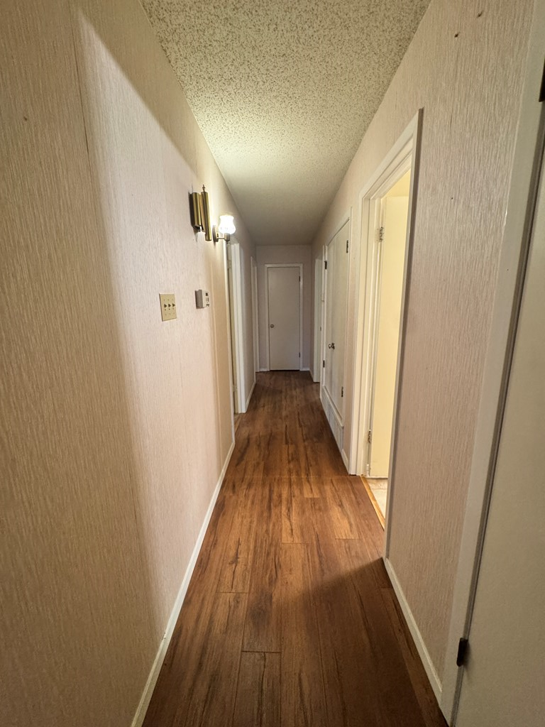 710 State Court Dr Property Photo 6