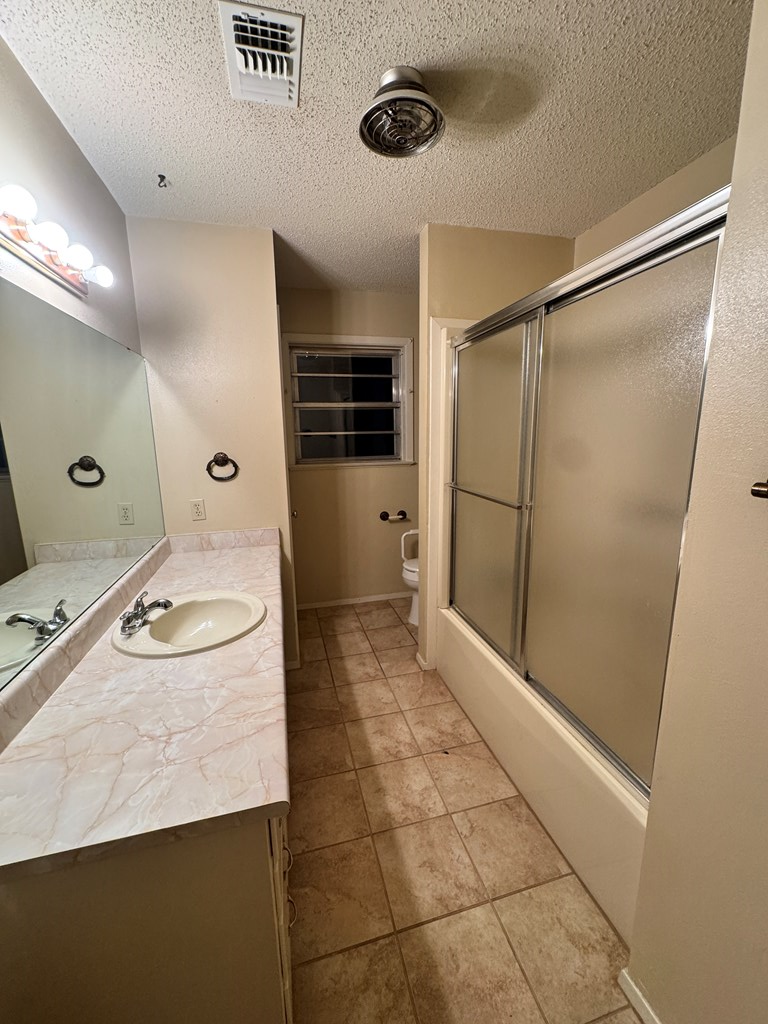 710 State Court Dr Property Photo 7