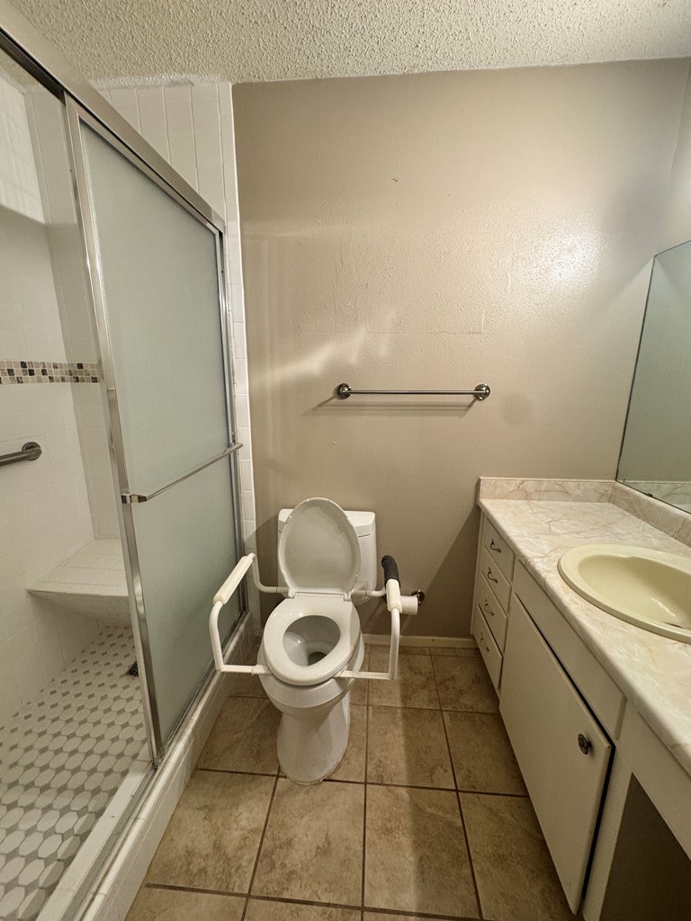 710 State Court Dr Property Photo 11