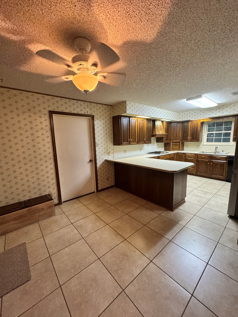710 State Court Dr Property Photo 12