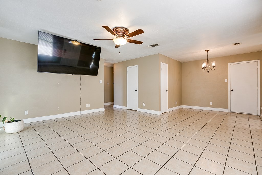 3101 Grove Dr Property Photo 7