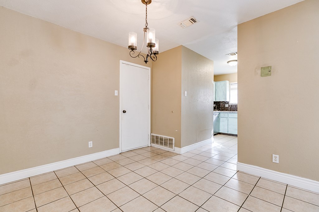 3101 Grove Dr Property Photo 9