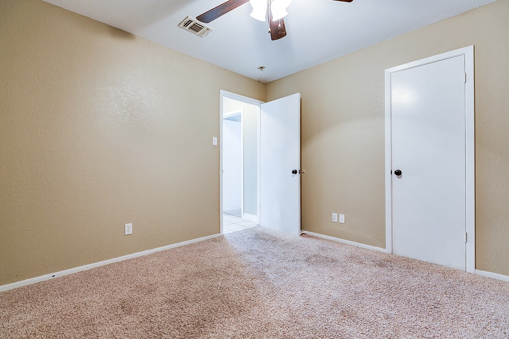 3101 Grove Dr Property Photo 16
