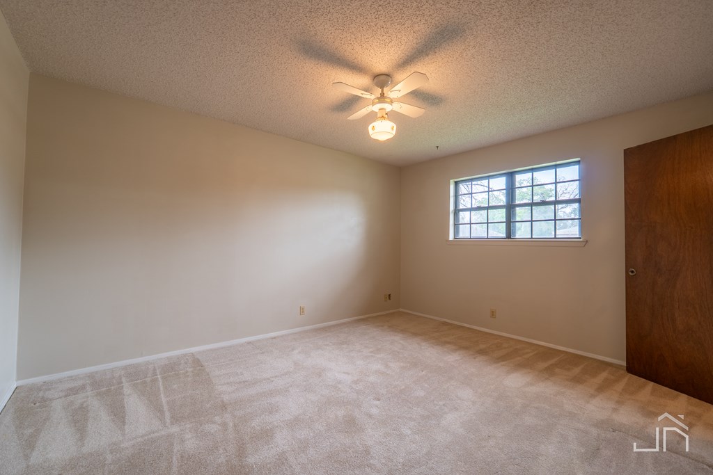 3302 Southland Blvd Property Photo 17