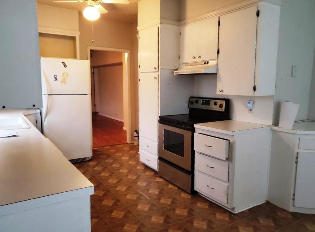 215 N Bishop St Property Photo 5