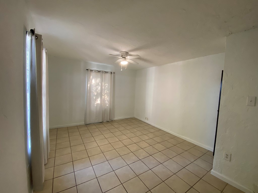 1858 W Twohig Ave Property Photo 17