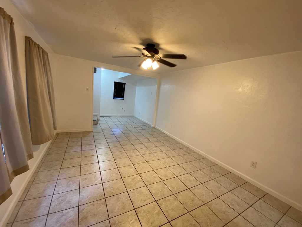 1858 W Twohig Ave Property Photo 31