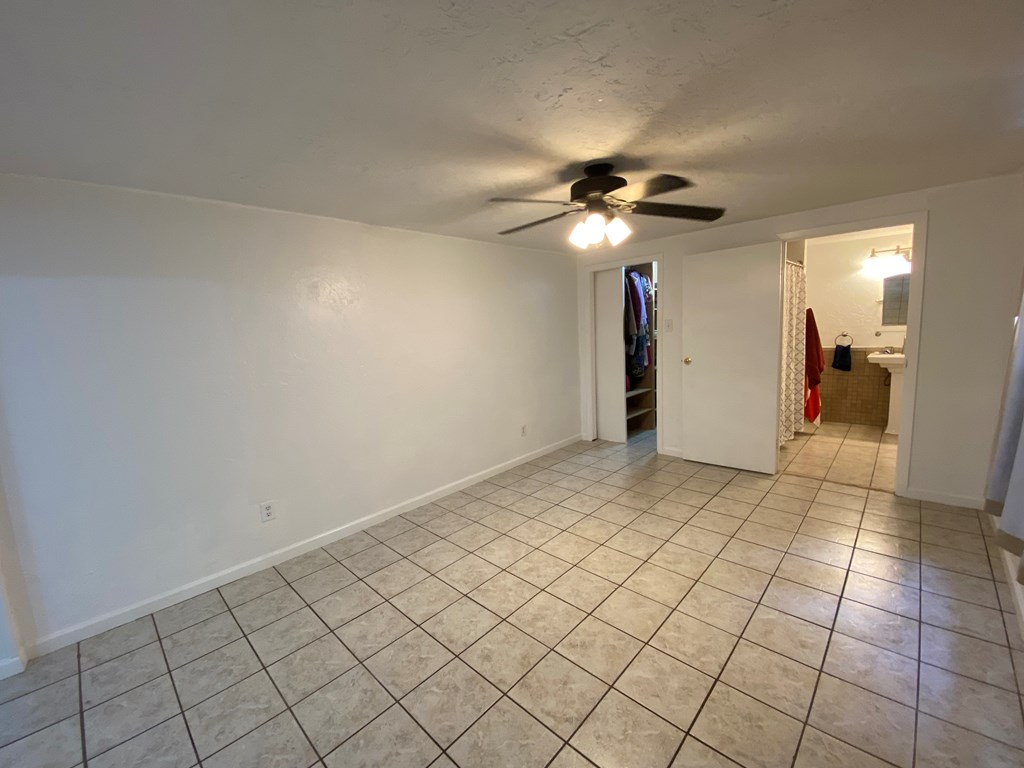 1858 W Twohig Ave Property Photo 32