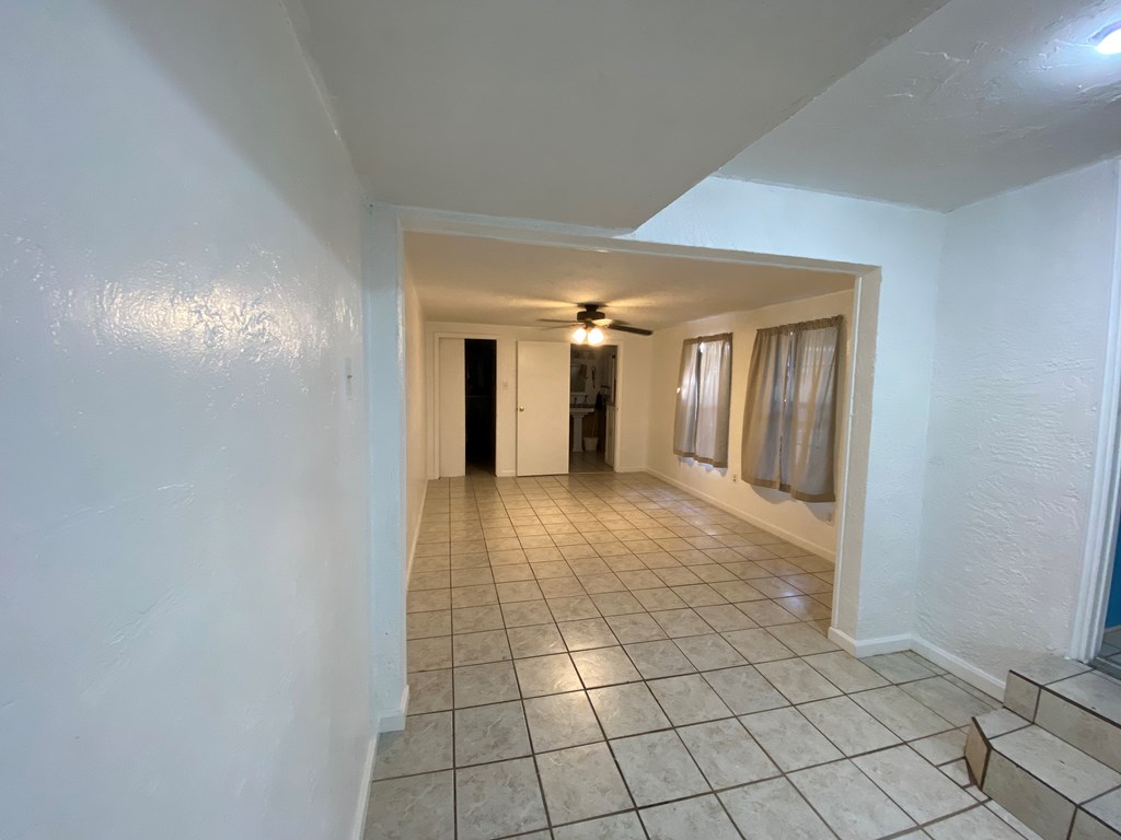 1858 W Twohig Ave Property Photo 35