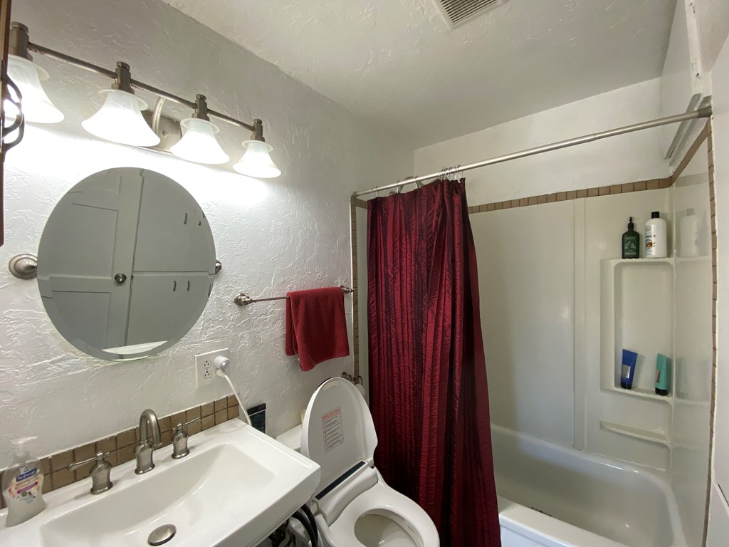 1858 W Twohig Ave Property Photo 37