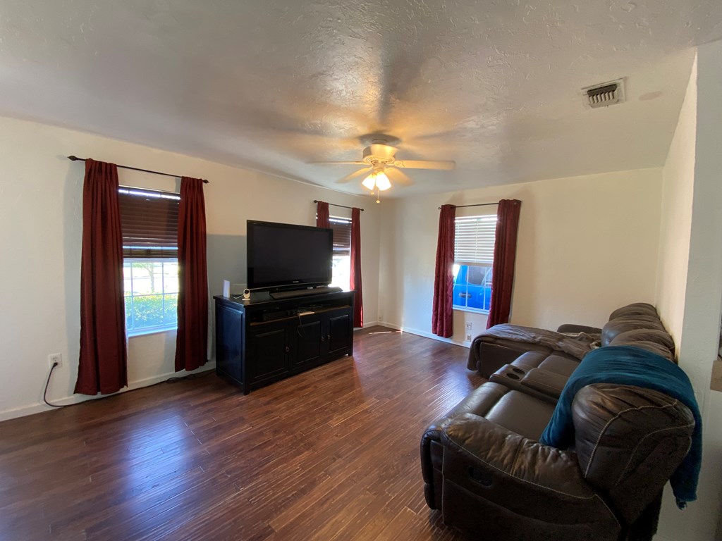 1858 W Twohig Ave Property Photo 47