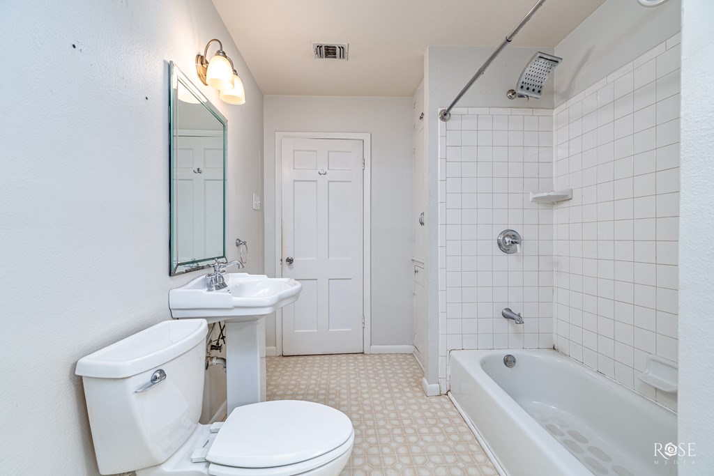 2310 W Twohig Ave Property Photo 18