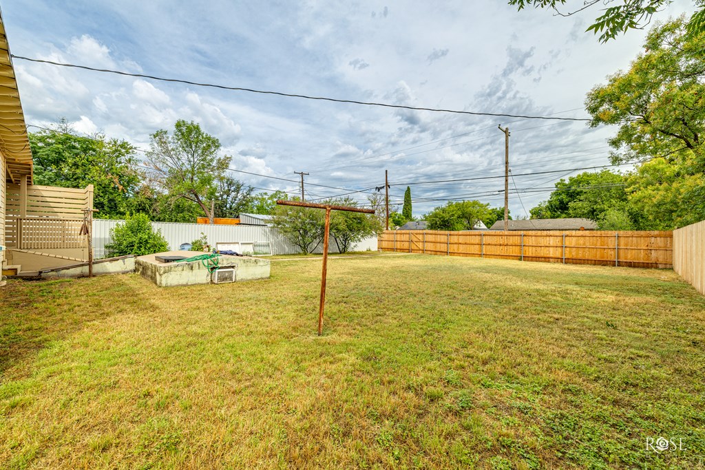 2310 W Twohig Ave Property Photo 25