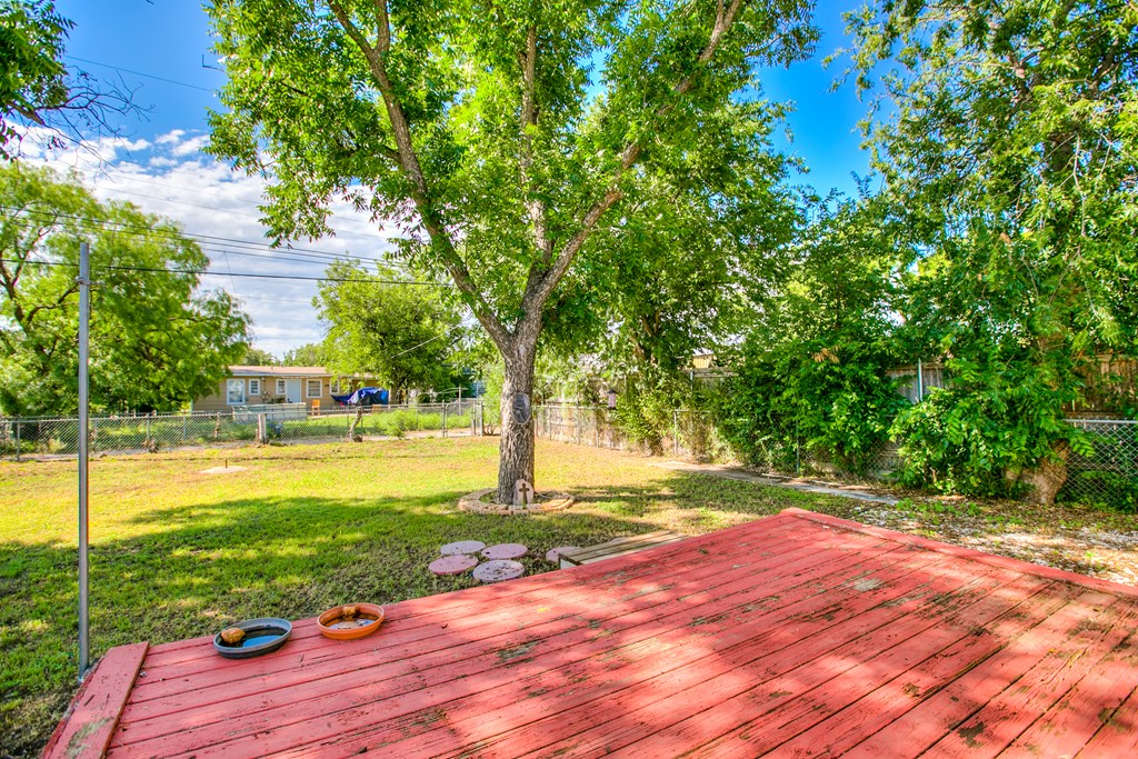 2609 W Harris Ave Property Photo 31